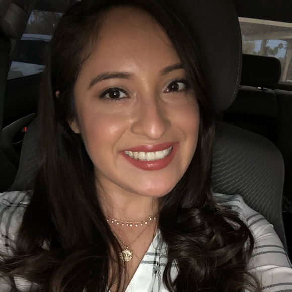 Meet your Posher, Stephanie - Picture 1 of 1